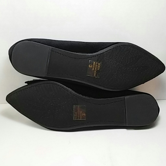 🆕 Faux Black Velvet Pointy Toe Flat Jeweled Bow🆕 - Picture 7 of 8